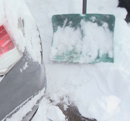 Health risks of cold and shoveling snow